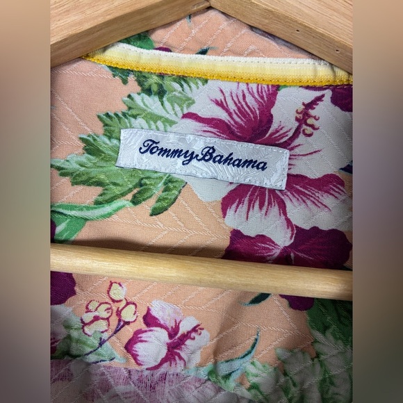 Tommy Bahama Men's  XL Hawaiian Hibiscus Multi Aloha Tropical Shirt 100% Silk - Picture 3 of 7